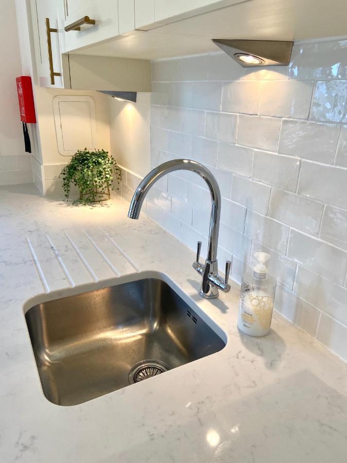 Monart Stylish City Centre Apartment, 2 Bed, Sleeps 6 Perth Ngoại thất bức ảnh